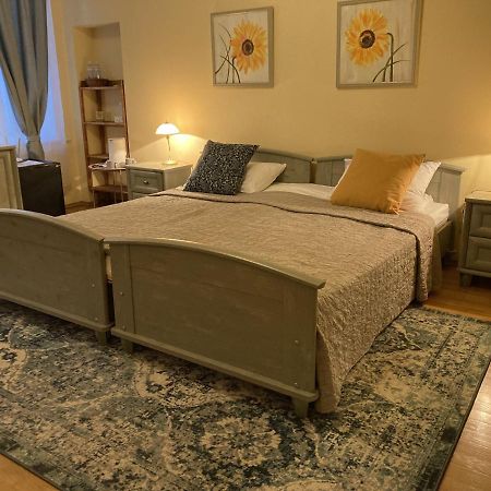 Sunflower B&B Kiev Eksteriør bilde