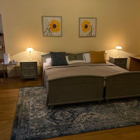 Sunflower B&B Kiev Eksteriør bilde